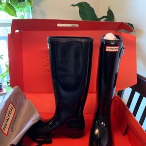 Hunter Women’s Original Tall Gloss Rain Boots